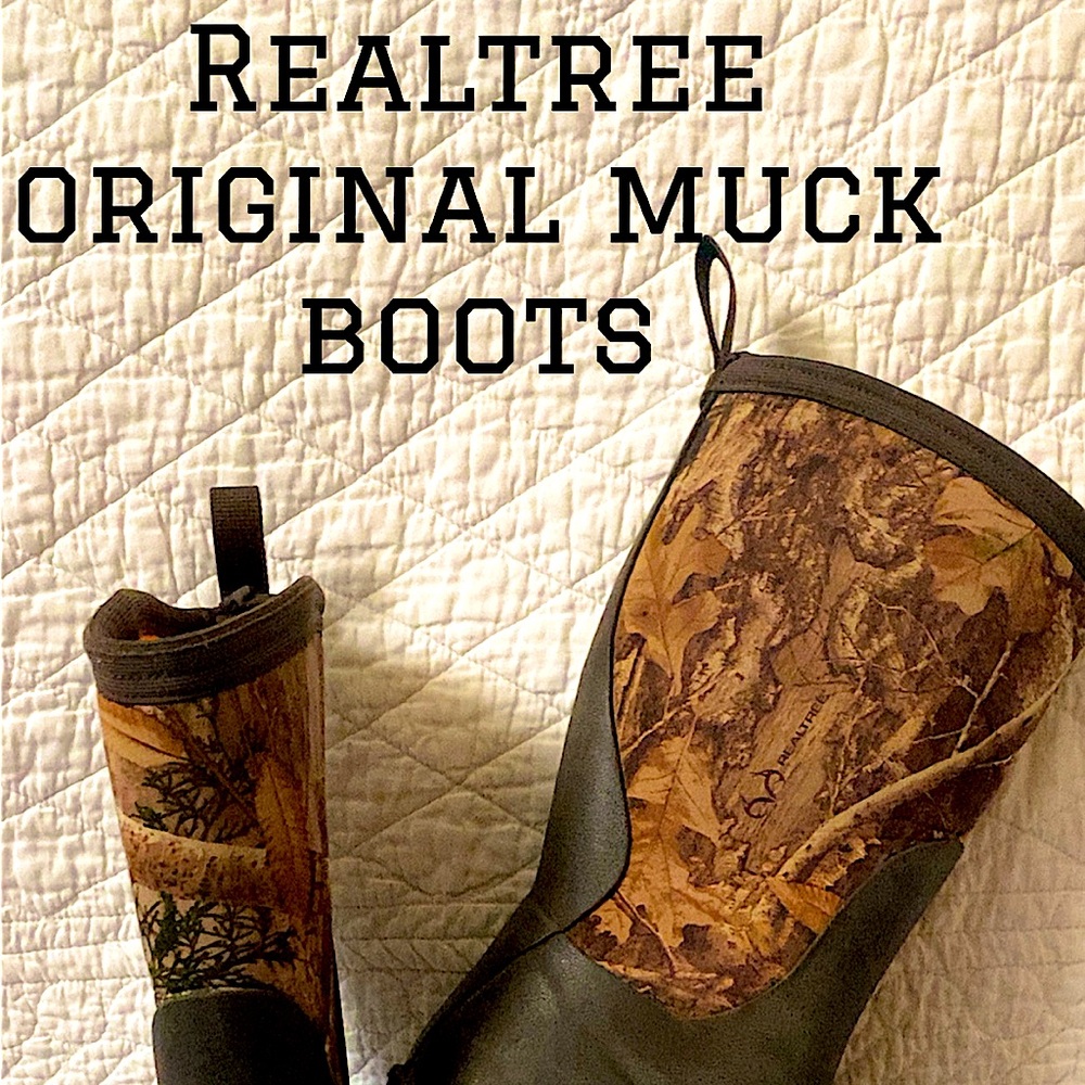 Realtree Muck Boots Childs size 3, I wear a women’s size 5/6 and they fit me